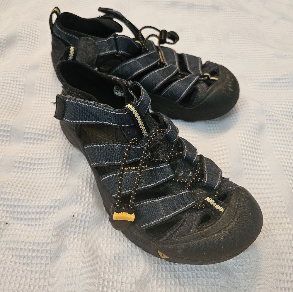 KEEN Newport H2 Waterproof Sport Hiking Outdoor Sandals Kids Sz 4 Women's Sz 6